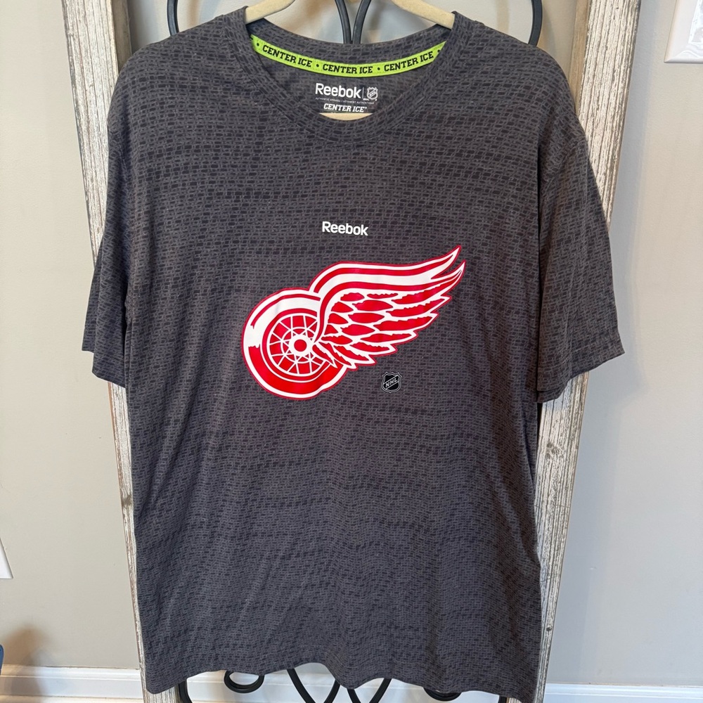 Reebok NHL Detroit Red Wings Center Ice T-Shirt 2XL Speedwick PlayDry Gray